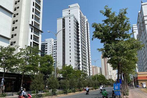 Thu nhập chưa tăng, giá nhà liên tục... 'phi nước đại'