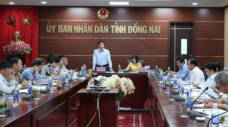 Thứ trưởng Bộ GT-VT Nguyễn Ngọc Đông phát biểu tại buổi làm việc. Thứ trưởng Bộ GT-VT Nguyễn Ngọc Đông phát biểu tại buổi làm việc.