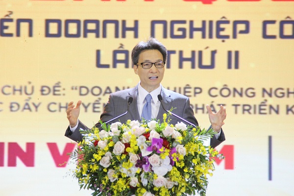 Phó Thủ tướng Chính phủ Vũ Đức Đam phát biểu tại Diễn đàn quốc gia phát triển doanh nghiệp công nghệ số Việt Nam lần thứ II năm 2020.