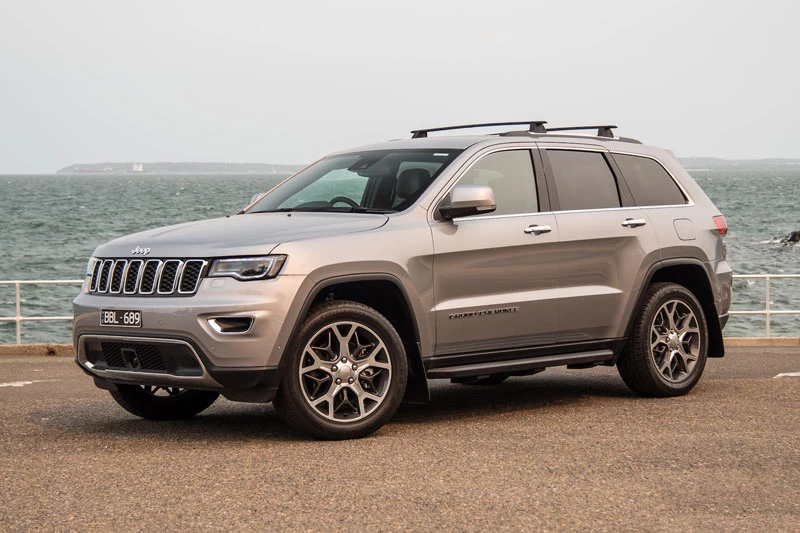 6. Jeep Grand Cherokee 2020 (giá khởi điểm của phiên bản hệ dẫn động 4 bánh: 34.450 USD).