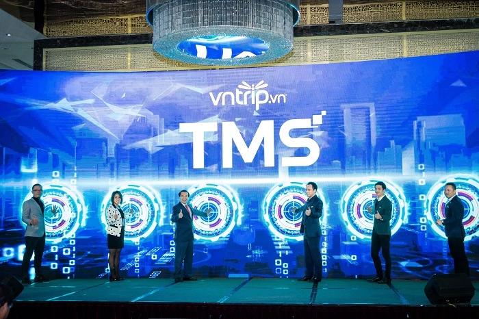 Đại diện các đại biểu lên khởi động chính thức ra mắt sản phẩm “Vntrip TMS - Nền tảng công nghệ tiên phong trong Quản trị công tác và Du lịch".