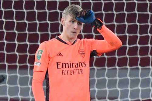 Thủ môn của Arsenal khóa gấp tài khoản twitter sau lỗi gặp phải ở trận thua Man City
