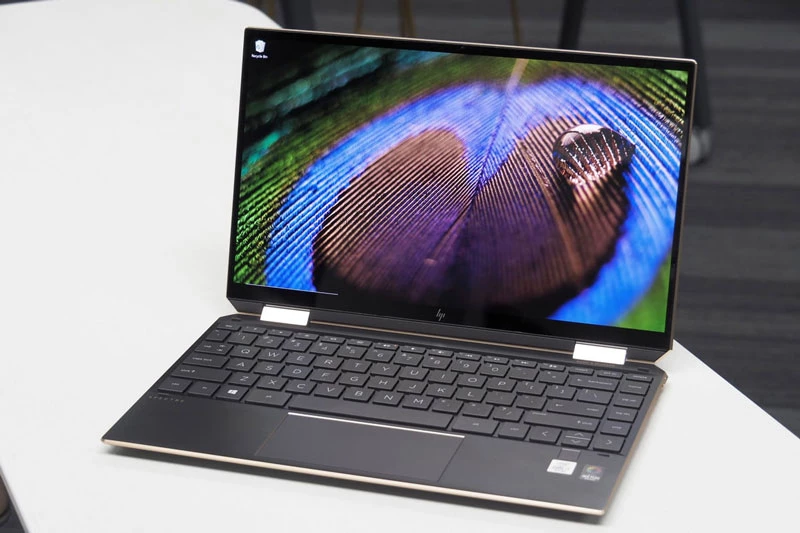 9. HP Spectre x360 13 inch 2019 (thời lượng pin: 13 giờ 20 phút).