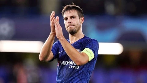 Chelsea: Khi khó có Azpilicueta