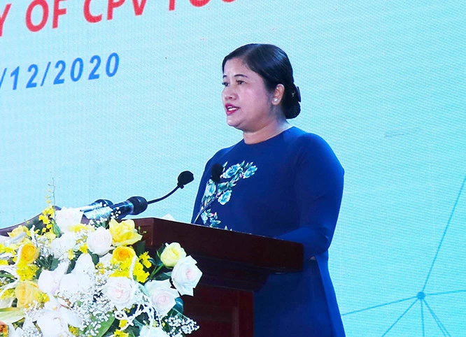 Chủ tịch UBND tỉnh Trần Tuệ Hiền cho biết sẽ uôn sát cánh, đồng hành cùng doanh nghiệp, tháo gỡ khó khăn, tạo mọi điều kiện thuận lợi nhất cho đầu tư sản xuất kinh doanh. Chủ tịch UBND tỉnh Trần Tuệ Hiền cho biết sẽ uôn sát cánh, đồng hành cùng doanh nghiệp, tháo gỡ khó khăn, tạo mọi điều kiện thuận lợi nhất cho đầu tư sản xuất kinh doanh.