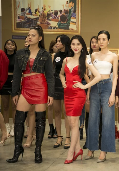Tham gia buổi casting cho show của Hà Nhật Tiến có sự góp mặt của nhiều người đẹp chuyển giới.