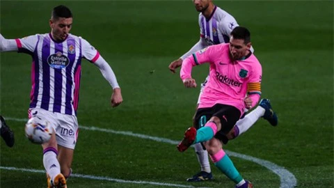 Messi phá siêu kỷ lục ghi bàn của huyền thoại Pele