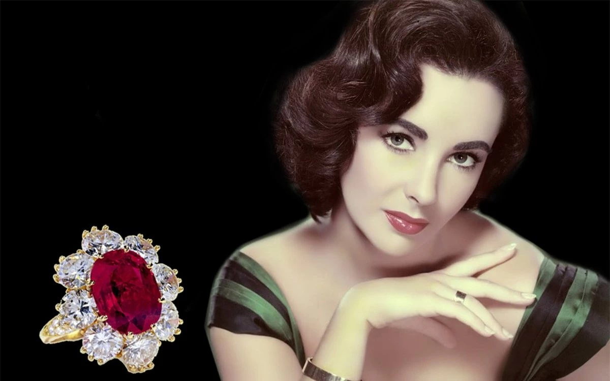 Một món quà Giáng sinh mà Richard Burton tặng cho vợ (nữ diễn viên tài năng Elizabeth Taylor) là chiếc nhẫn ruby và kim cương trị giá 4,2 triệu USD.