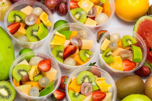 5 loại thực phẩm không nên cho con ăn ngày mưa bão