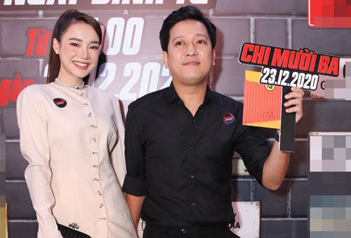 Nhã Phương - Trường Giang đi xem phim