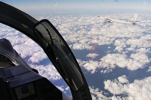 Nga-Trung Quốc đưa máy bay ném bom đi tuần tra, Hàn-Nhật xuất kích máy bay chiến đấu theo sát