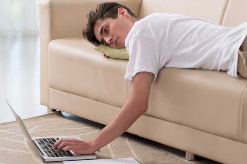 Chuyên gia cảnh báo những việc làm mà cả người trẻ hay già cũng dễ bị đột quỵ