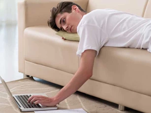 Chuyên gia cảnh báo những việc làm mà cả người trẻ hay già cũng dễ bị đột quỵ