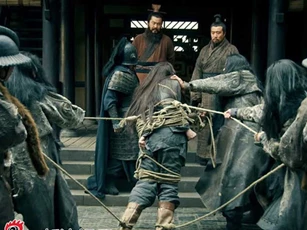 Không chỉ trừ khử, Tào Tháo còn làm điều man rợ này với cả Lữ Bố khiến người đời kinh hãi