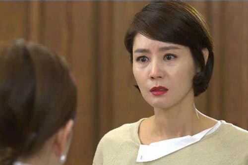 Chồng qua đời 2 tháng, tôi hỏi mẹ chồng về khoản tiền 700 triệu chúng tôi gửi trước đó thì nhận được câu trả lời "sét đánh"