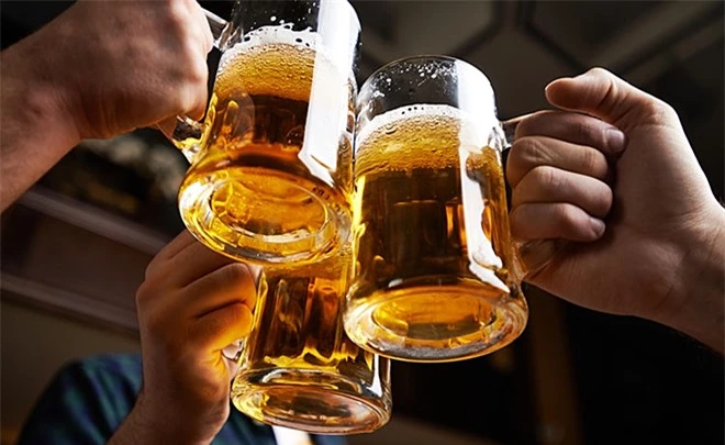 Không nên uống rượu bia dễ gây ung thư cho bạn