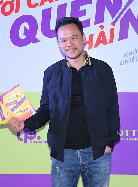 Nhà sản xuất Hoàng Duy, ông xã của người mẫu Trang Nhung, lẻ bóng dự sự kiện.
