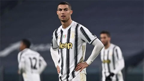 Juventus thảm bại 0-3 trước Fiorentina: Giáng sinh ác mộng của Ronaldo & đồng đội