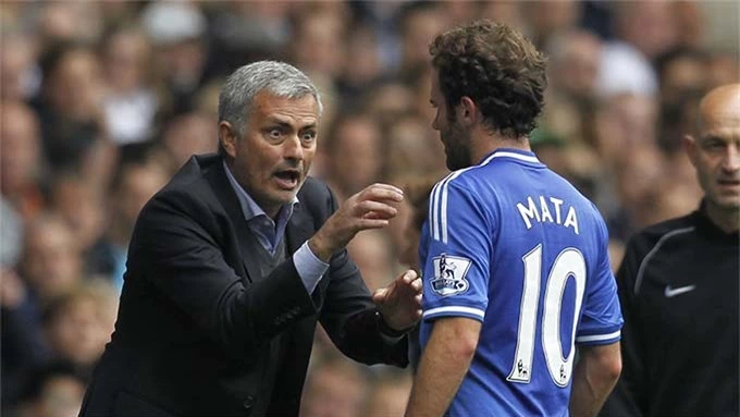 HLV Mourinho từng đẩy Mata từ Chelsea sang M.U