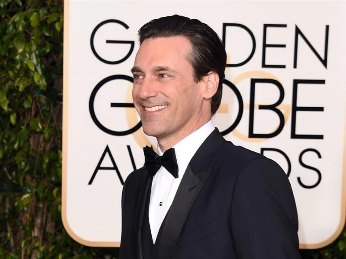 Jon Hamm có mối quan hệ nghiêm túc kéo dài gần 20 năm, nhưng bây giờ vẫn độc thân. Mối quan hệ của anh với nữ diễn viên kiêm nhà văn Jennifer Westfeldt đã kết thúc sau 18 năm gắn bó.