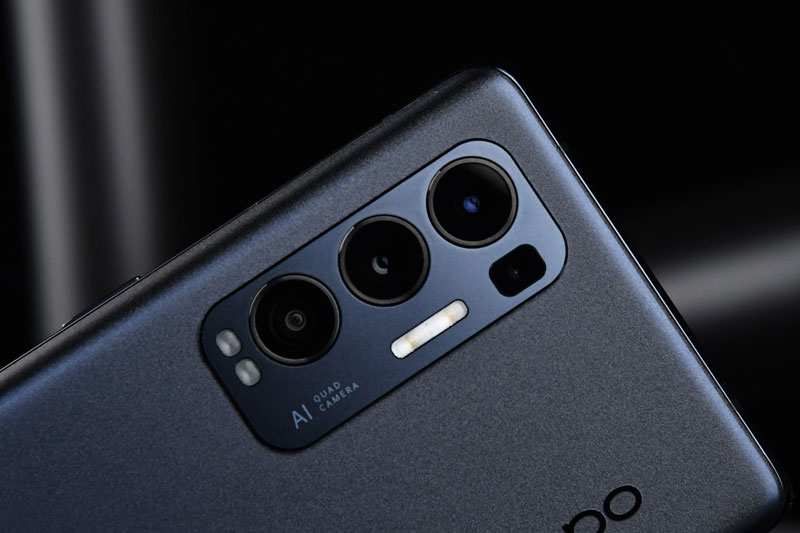 Oppo Reno5 Pro Plus ra mắt với chip S865, RAM 12 GB, sạc 65W, giá gần 16 triệu