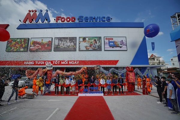 MM Mega Market Việt Nam (MM) chính thức khai trương Trung tâm phân phối và bán sỉ thực phẩm – trung tâm MM Food Service Hưng Phú, tại địa chỉ 9B Kha Vạn Cân, Phường Linh Đông, Thủ Đức, Hồ Chí Minh. 