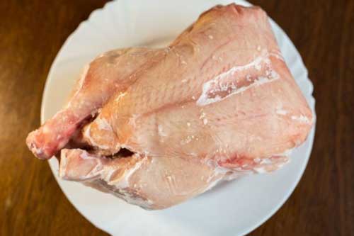 Mẹo rã đông thịt gà đơn giản và an toàn