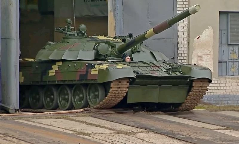 Xe tăng chiến đấu chủ lực T-80 của Quân đội Ukraine. Ảnh: TASS.