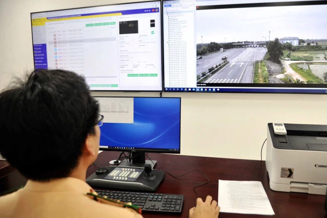 Hệ thống camera phạt nguội đã được triển khai trên cao tốc Nội Bài - Lào Cai. (Ảnh: Dân trí)
