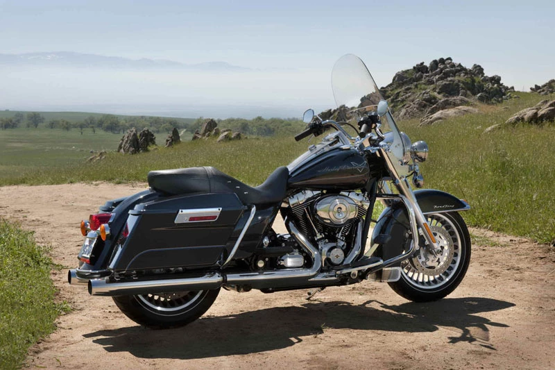 1. Harley-Davidson FLHR Road King 2012.