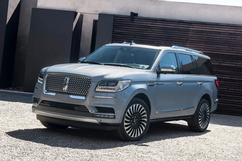 10. Lincoln Navigator.