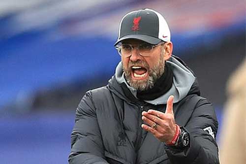 Klopp mỉa mai Scholl, bảo vệ HLV tạm quyền của Dortmund