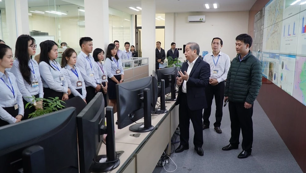 Hơn 10 năm, Thừa Thiên Huế quyết tâm xây dựng chính quyền điện tử, tăng cường ứng dụng công nghệ thông tin để đem lại dịch vụ tốt nhất cho người dân và doanh nghiệp.