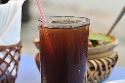 Điều gì sẽ xảy ra nếu bạn uống một cốc nước nhân trần mỗi ngày?