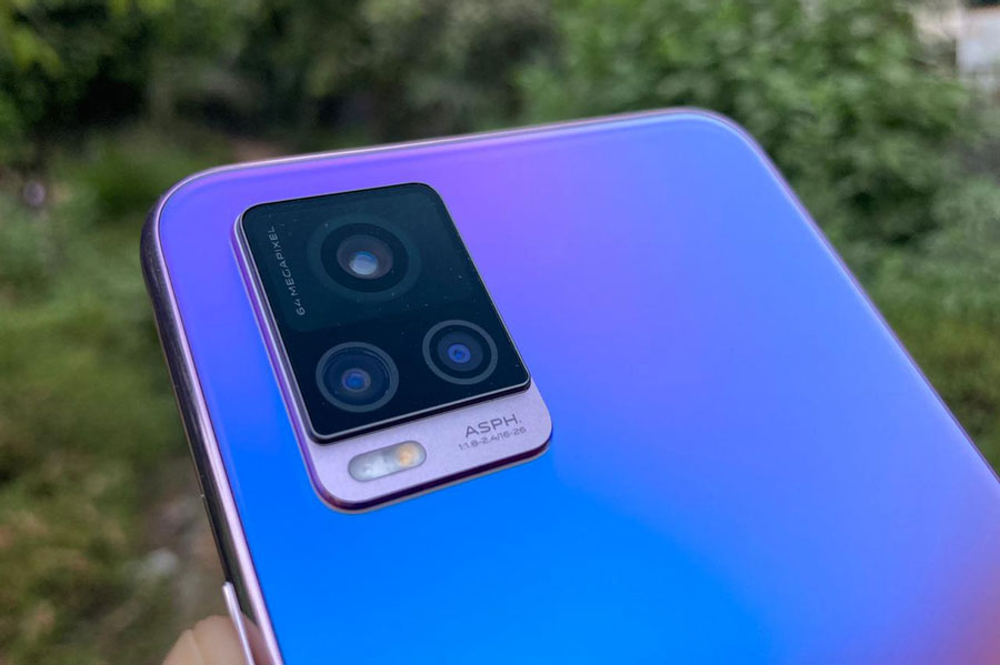 Vivo V20 với chip S720G, RAM 8 GB, sạc 33W giảm giá mạnh tại Việt Nam