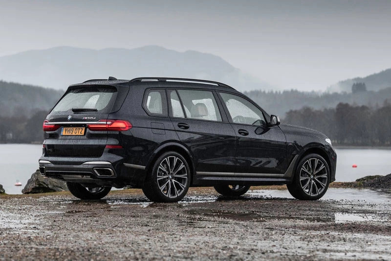 9. BMW X7.