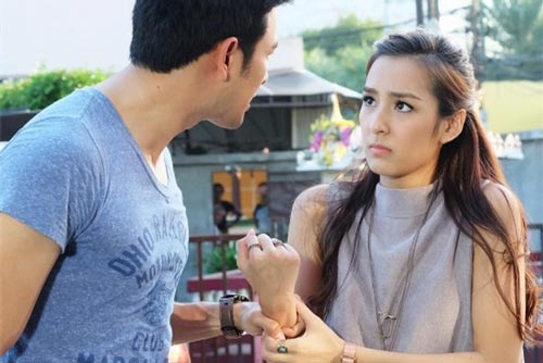 Đến mời người yêu cũ dự đám cưới nhưng lại bị cười cợt mỉa mai, tôi bình thản kể một chuyện khiến anh ta sửng sốt rồi vội vã đến bệnh viện ngay