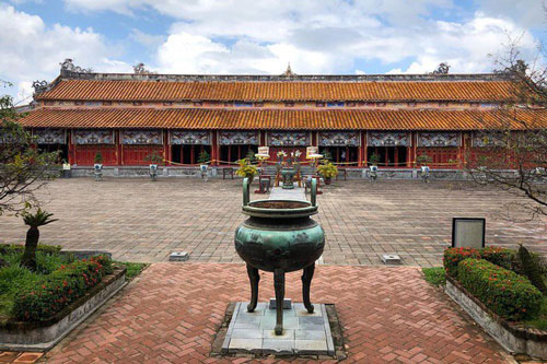 Ngai vàng nhà Nguyễn đặt ở đâu trong Đại nội Huế?