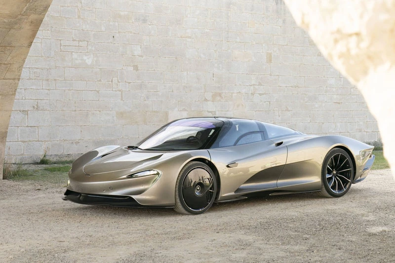 10. McLaren Speedtail (giá khởi điểm: 2,25 triệu USD).