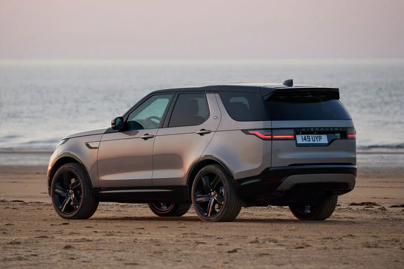 2. Land Rover Discovery 2020 (khoảng sáng gầm: 282 mm).