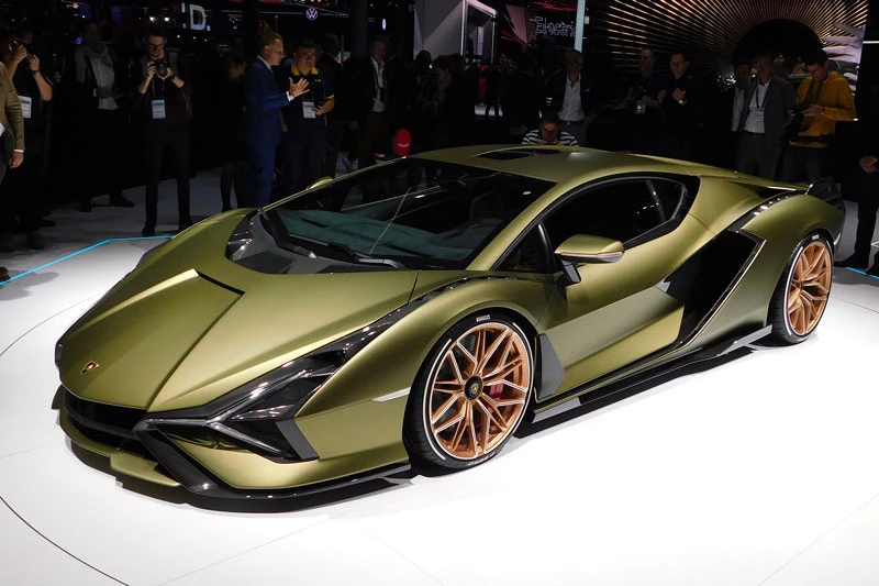 =2. Lamborghini Sian FKP 37 (giá khởi điểm: 3,6 triệu USD). 