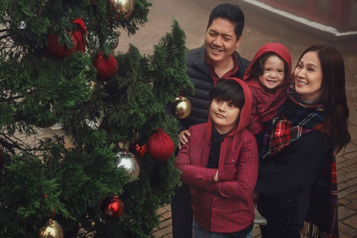 Đức Thịnh mừng sinh nhật bên vợ con