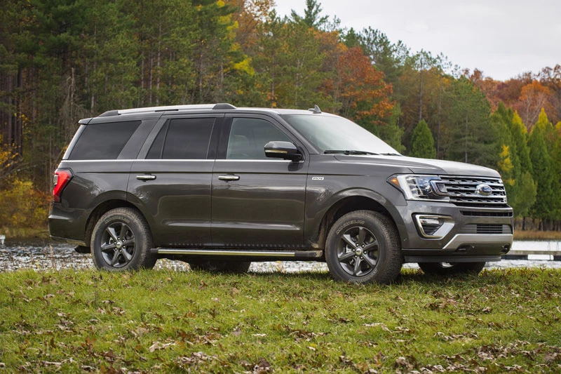 7. Ford Expedition 2020 (khoảng sáng gầm: 249 mm).