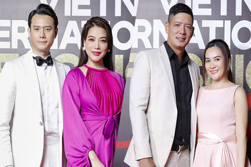 Vợ chồng Bình Minh hội ngộ Trương Ngọc Ánh và bạn trai tin đồn