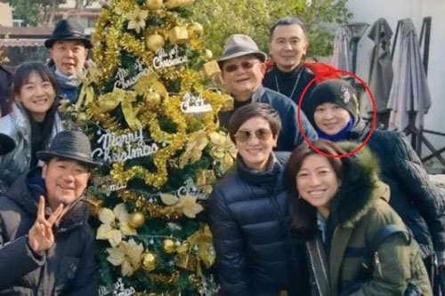 Bộ 3 'Bản lĩnh Kỷ Hiểu Lam' tái hợp, tất cả sự chú ý đổ dồn vào bạn gái trong bóng tối của Trương Thiết Lâm