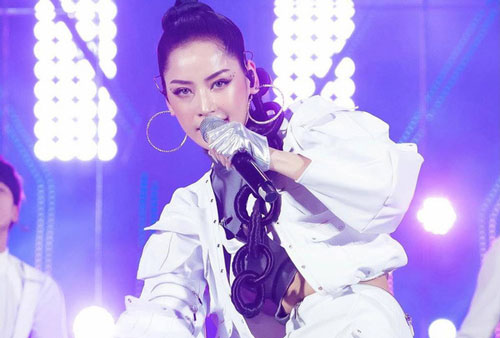 Ca sĩ được phép hát nhép, cư dân mạng dậy sóng, "réo tên" Chi Pu