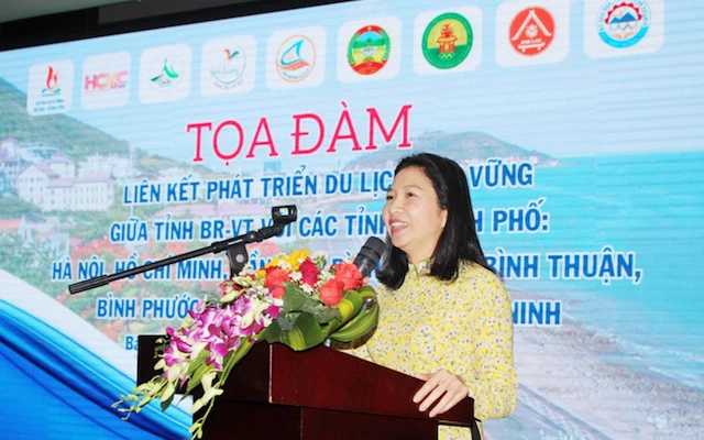 Bà Trần Thị Thu Hiền, Phó Giám đốc Sở Du lịch Bà Rịa - Vũng Tàu” khẳng định, du lịch là ngành có tính liên ngành, liên vùng và xã hội hóa cao, do vậy muốn phát triển du lịch bền vững cần có sự liên kết, phối hợp với các tỉnh thành khác. Bà Trần Thị Thu Hiền, Phó Giám đốc Sở Du lịch Bà Rịa - Vũng Tàu” khẳng định, du lịch là ngành có tính liên ngành, liên vùng và xã hội hóa cao, do vậy muốn phát triển du lịch bền vững cần có sự liên kết, phối hợp với các tỉnh thành khác.