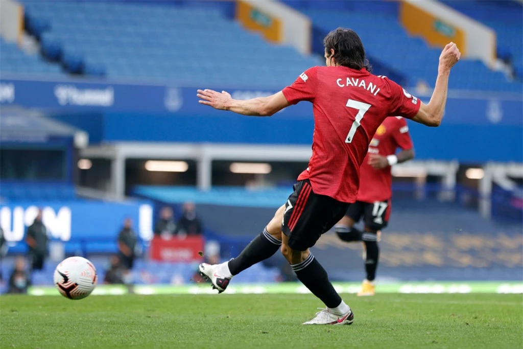 Bàn thắng của Cavani vào cuối trận đã giúp Man United có trận đấu toàn tốt