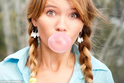 Nguyên nhân 'hủy hoại' sức khỏe của kẹo cao su và bánh mì