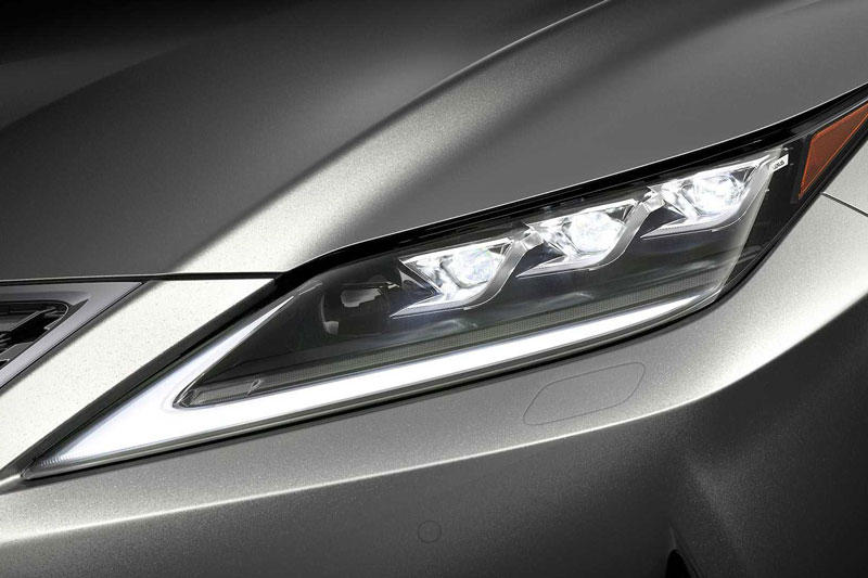 Khám phá công nghệ chiếu sáng BladeScan của Lexus